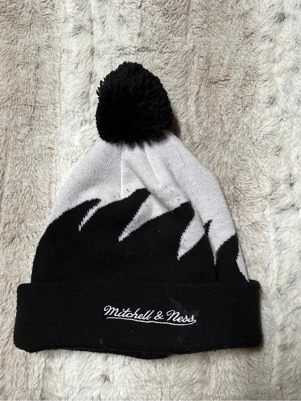 Mitchell & Ness Black and Gray Brooklyn Nets Pom Cuffed Beanie